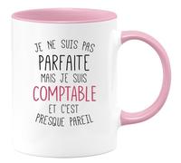 quotedazur Café-Croissant - Mug Personnalisé Tasse Cadeau Original Humour Noël Je Ne Suis Pas Parfaite Mais Je Suis Comptable - Rose/Céramique