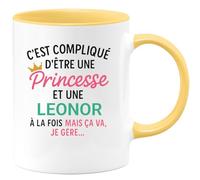 quotedazur Café-Croissant - Mug Personnalisé Tasse C'Est Compliqué D'Être Une Leonor Et Princesse Cadeau Prénom Noël Anniversaire - Jaune/Céramique