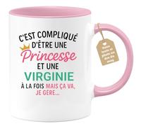 quotedazur Café-Croissant - Mug Personnalisé Tasse C'Est Compliqué D'Être Une Virginie Et Princesse Cadeau Prénom Noël Anniversaire - Rose/Céramique
