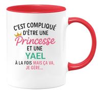 quotedazur Café-Croissant - Mug Personnalisé Tasse C'Est Compliqué D'Être Une Yael Et Princesse Cadeau Prénom Noël Anniversaire - Rouge/Céramique