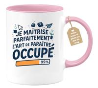 quotedazur Café-Croissant - Mug Personnalisé Tasse Je Maîtrise Parfaitement L'Art De Paraître Occupé Cadeau Noël Départ Collègue - Rose/Céramique