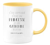 quotedazur Café-Croissant - Mug Prénom Catherine Compliqué D'Être Une Princesse Et Une Catherine Mais Ca Va Je Gère - Tasse Prénom Pour Noël - Jaune/Céramique