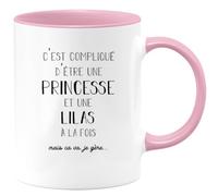 quotedazur Café-Croissant - Mug Prénom Lilas Compliqué D'Être Une Princesse Et Une Lilas Mais Ca Va Je Gère - Tasse Prénom Pour Noël - Rose/Céramique