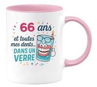quotedazur - Mug 66 ans et toutes mes dents... dans un verre - Tasse Cadeau 66 ans - Rose/Céramique