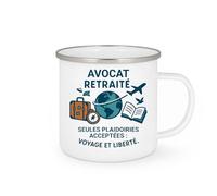 quotedazur - Mug Avocat retraité. Seules plaidoiries acceptées : voyage et liberté. - Tasse Cadeau Départ Retraite Homme - Blanc/Emaillé