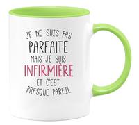 quotedazur - Mug Cadeau Infirmière - Je Ne Suis Pas Parfaite Mais Je Suis Infirmière - Tasse Cadeau Infirmière Femme - Vert/Céramique