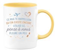 quotedazur - Mug Ce mug te rappellera qu'on existe encore. Utilise-le, pense à nous, pleure un peu. - Tasse Cadeau Départ collègue - Jaune/Céramique