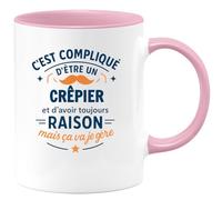 quotedazur - Mug C'est compliqué d'être un Crêpier et d'avoir toujours raison, mais ça va je gère - Tasse Cadeau Crêpier Homme - Rose/Céramique