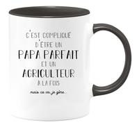 quotedazur - Mug C'est Compliqué D'être Un Papa Parfait Et Agriculteur À La Fois Mais Je Gère - Noir/Céramique