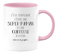 quotedazur - Mug C'est Compliqué D'être Une Super Maman Et Coiffeuse À La Fois Mais Je Gère - Rose/Céramique