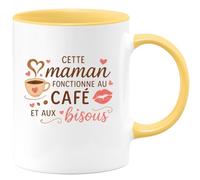 quotedazur - Mug Cette maman fonctionne au café et aux bisous - Tasse Cadeau Maman Femme - Jaune/Céramique