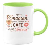 quotedazur - Mug Cette maman fonctionne au café et aux bisous - Tasse Cadeau Maman Femme - Vert/Céramique