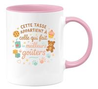 quotedazur - Mug Cette tasse appartient à celle qui fait les meilleurs goûters - Tasse Cadeau Nounou Femme - Rose/Céramique