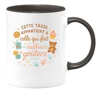 quotedazur - Mug Cette tasse appartient à celle qui fait les meilleurs goûters - Tasse Cadeau Nounou Femme - Noir/Céramique