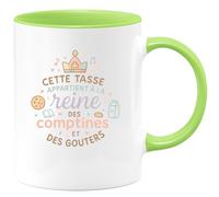 quotedazur - Mug Cette tasse appartient à la reine des comptines et des goûters - Tasse Cadeau Nounou Femme - Vert/Céramique
