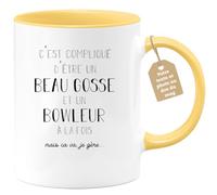 quotedazur - Mug Compliqué D'être Un Beau Gosse Et Un Bowleur À La Fois Mais Ça Va Je Gère - Humour Bowling Cadeau Anniversaire