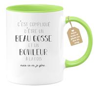 quotedazur - Mug Compliqué D'être Un Beau Gosse Et Un Bowleur À La Fois Mais Ça Va Je Gère - Humour Bowling Cadeau Anniversaire