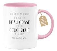 quotedazur - Mug Compliqué D'être Un Beau Gosse Et Un Oenologue À La Fois Mais Ça Va Je Gère - Cadeau Humour Vin Anniversaire