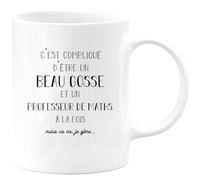 quotedazur - Mug Compliqué D'être Un Beau Gosse Et Un Professeur De Maths À La Fois Mais Ça Va Je Gère - Blanc/Céramique