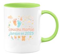 quotedazur - Mug coucou mamie j'arrive en 2025 - Tasse Cadeau Annonce Grossesse Naissance Mamie Femme - Vert/Céramique