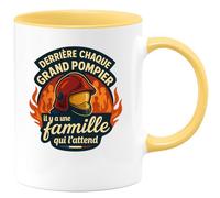 quotedazur - Mug derrière chaque grand pompier il y a une famille qui l'attend - Tasse Cadeau Pompier Femme - Jaune/Céramique