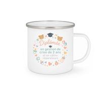 quotedazur - Mug Diplômée en gestion de crise de 2 ans et en câlins réparateurs - Tasse Cadeau Nounou Femme - Blanc/Emaillé