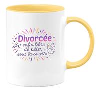 quotedazur - Mug Divorcée : enfin libre de péter sous la couette - Tasse Cadeau Humour Femme - Jaune/Céramique