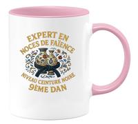 quotedazur - Mug expert en noces de faïence niveau ceinture noire 9ème dan - Tasse Cadeau Noces de Faïence Homme - Rose/Céramique