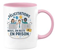 quotedazur - Mug Félicitations pour ta libération conditionnelle. Nous, on reste en prison - Tasse Cadeau Départ collègue - Rose/Céramique