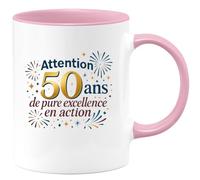 quotedazur - Mug Humour Attention : 50 ans de pure excellence en action - Cadeau 50 ans Femme