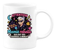 quotedazur - Mug Humour Attention Mamie rebelle qui fait des cookies à minuit - Cadeau Mamie Femme