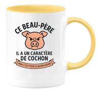 quotedazur - Mug Humour Ce Beau-père Il A Un Caractère De Cochon Mais C'est Pour Ça Qu'on L'adore - Cadeau Original Tasse Humoristique Pour Beau-père