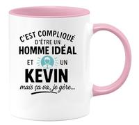 quotedazur - Mug Humour C'est Compliqué D'être Un Homme Idéal Et Kevin À La Fois, Mais Ça Va, Je Gère Idée Cadeau Originale Tasse Humoristique Pour