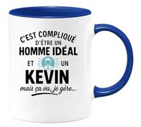 quotedazur - Mug Humour C'est Compliqué D'être Un Homme Idéal Et Kevin À La Fois, Mais Ça Va, Je Gère Idée Cadeau Originale Tasse Humoristique Pour