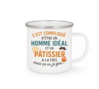 quotedazur - Mug Humour C'est Compliqué D'être Un Homme Idéal Et Pâtissier, Mais Ça Va, Je Gère. Cadeau Original Pour Tasse Parfaite Au Quotidien