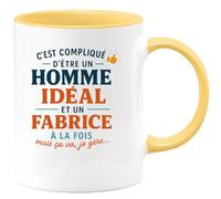 quotedazur - Mug Humour C'est Compliqué D'être Un Homme Idéal Et Un Fabrice À La Fois, Mais Ça Va, Je Gère... - Idéal Cadeau Tasse Humoristique Pour Homme Unique