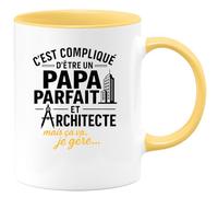 quotedazur - Mug Humour C'est Compliqué D'être Un Papa Parfait Et Architecte, Mais Ça Va, Je Gère Idée Cadeau Originale Tasse Pour