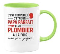quotedazur - Mug Humour C'est Compliqué D'être Un Papa Parfait Et Plombier, Mais Je Gère Avec Fierté. Idée Cadeau Originale Tasse Pour Fier