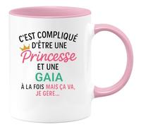 quotedazur - Mug Humour C'est Compliqué D'être Une Gaia Et Une Princesse - Idée Cadeau Prénom Gaia Anniversaire