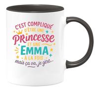 quotedazur - Mug Humour C'est Compliqué D'être Une Princesse Et Emma, Mais Je Gère Avec Sourire Fierté. Idée Cadeau Tasse Originale Pour Les Femmes Uniques