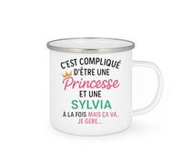 quotedazur - Mug Humour C'est Compliqué D'être Une Sylvia Et Princesse Idée Cadeau Prénom Anniversaire