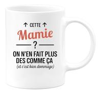 quotedazur - Mug Humour Cette Mamie ? On n'en fait plus des comme ça (et c'est bien dommage) - Cadeau Mamie Femme