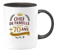 quotedazur - Mug Humour Chef de famille depuis 70 ans, toujours en formation - Cadeau 70 ans Femme