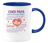 quotedazur - Mug Humour Cher Papa, Cette Fête Des Pères Je Suis Encore Dans Le Ventre De Maman, Bientôt Blotti Tes Bras. Cadeau Tasse Tendre Message Bébé