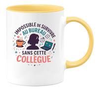quotedazur - Mug Humour Impossible de survivre au bureau sans cette collègue - Cadeau Collègue Femme