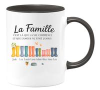 quotedazur - Mug Humour La Famille Vie Commence, Amour Infini Jade, Léa, Louis, Luna, Adam, Alice, Anna, Belle, Léo Cadeau Parfait Tasse Personnalisée Prénoms Unique
