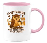 quotedazur - Mug Humour La Vétérinaire A Un Grain, C’est Pour Ça Qu’on L’adore, Cadeau Idée Originale Tasse Amoureux Des Vétérinaires