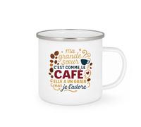 quotedazur - Mug Humour Ma grande soeur c'est comme le café, elle a un grain mais je l'adore - Cadeau Grande Soeur Femme