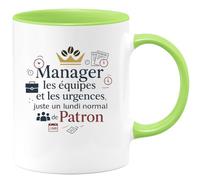 quotedazur - Mug Humour Manager les équipes et les urgences, juste un lundi normal de Patron - Cadeau Patron Homme