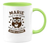quotedazur - Mug Humour Marie Elle A Un Grain Mais C'est Pour Ça Qu'on L'adore Cadeau Original Et Tasse Unique Femme Adorable